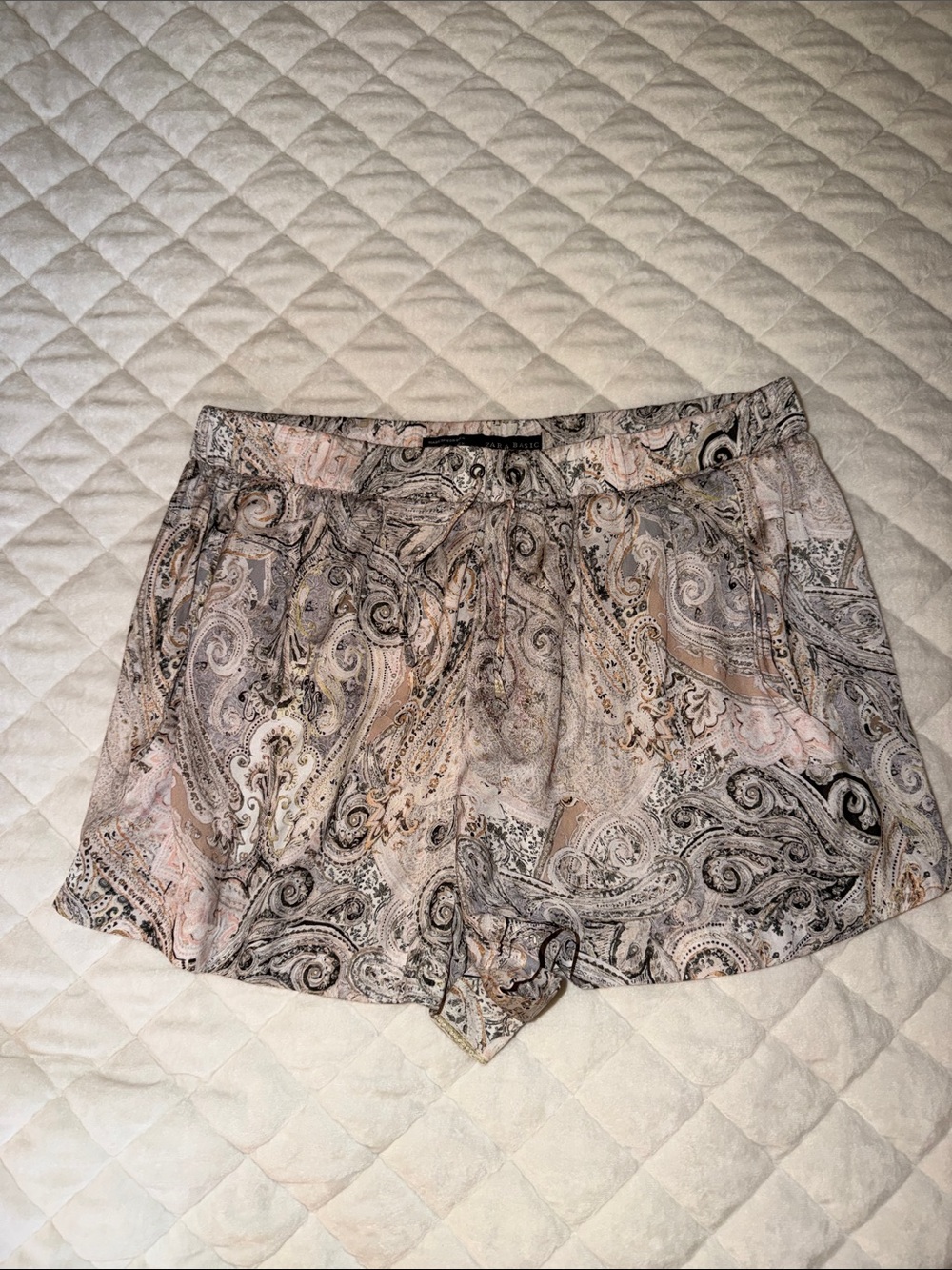 ZARA Paisley Print silky Shorts - Neutral Tones